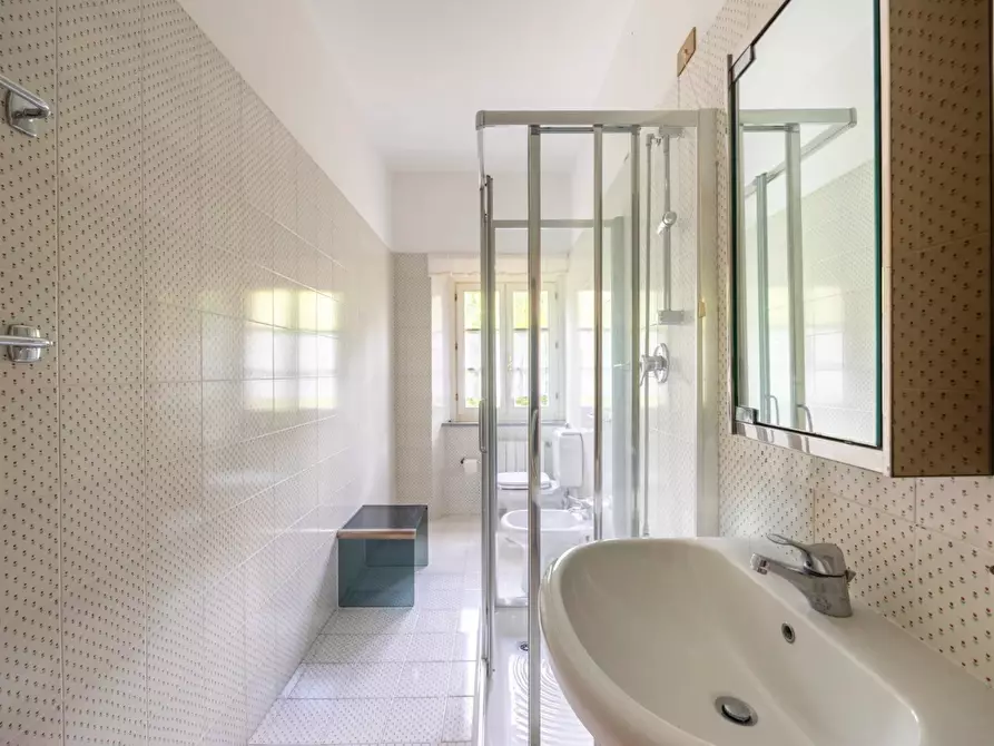 Immagine 61 di Casa colonica in vendita  a Vecchiano