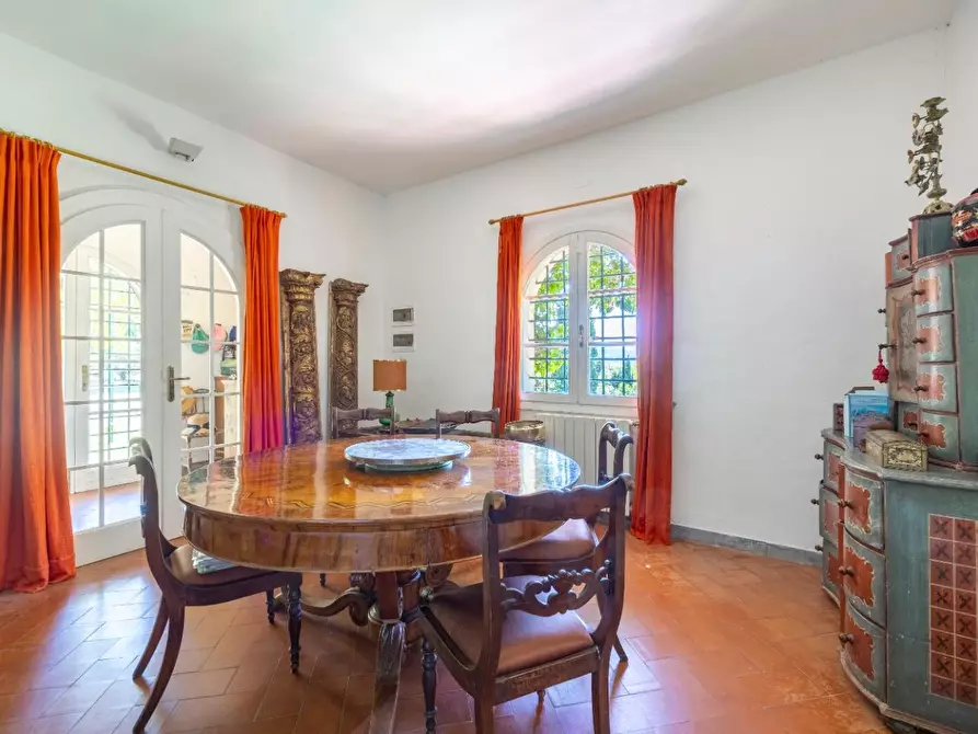 Immagine 51 di Casa colonica in vendita  a Vecchiano