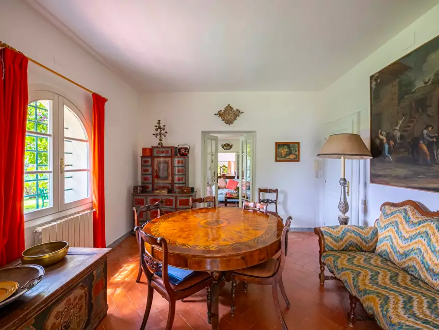 Immagine 25 di Casa colonica in vendita  a Vecchiano