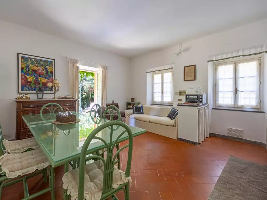 Immagine 43 di Casa colonica in vendita  a Vecchiano
