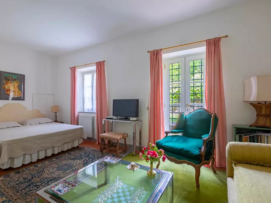 Immagine 37 di Casa colonica in vendita  a Vecchiano