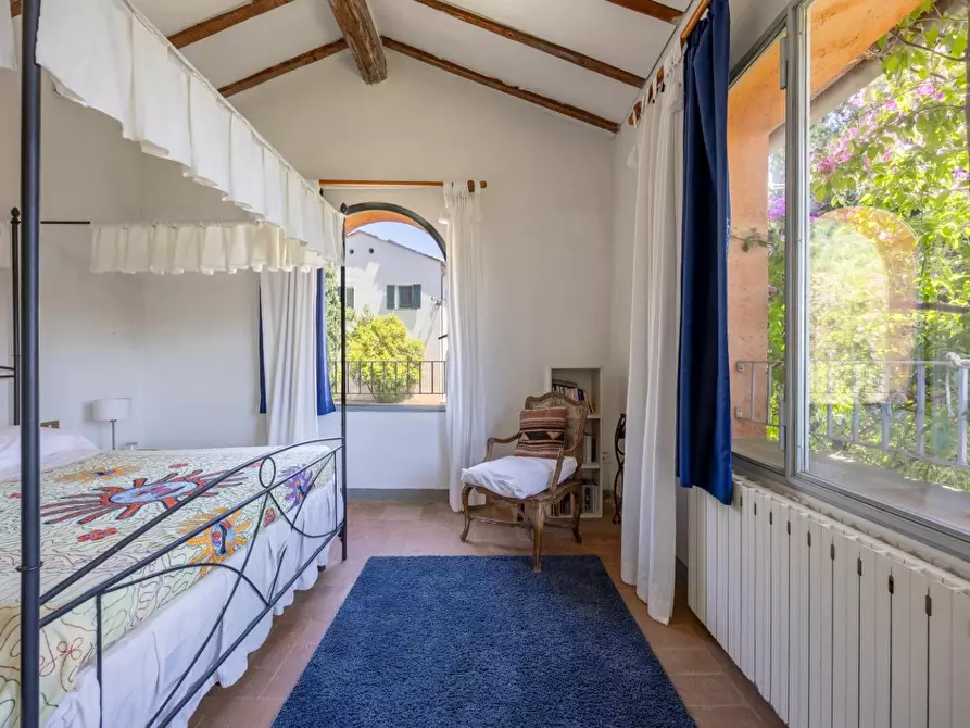 Immagine 41 di Casa colonica in vendita  a Vecchiano