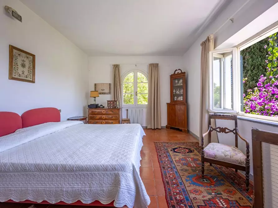 Immagine 60 di Casa colonica in vendita  a Vecchiano