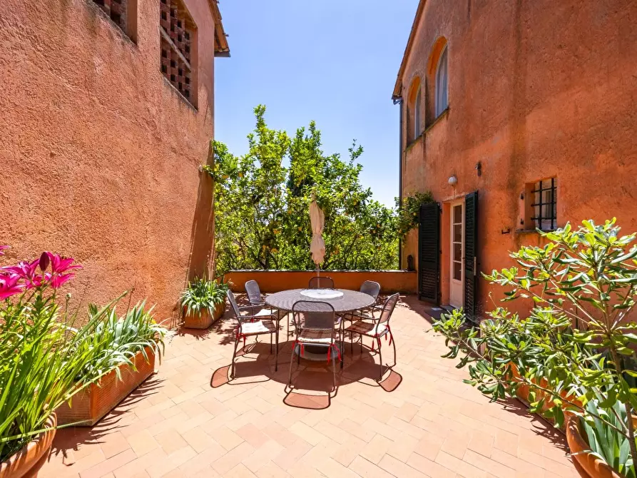 Immagine 88 di Casa colonica in vendita  a Vecchiano