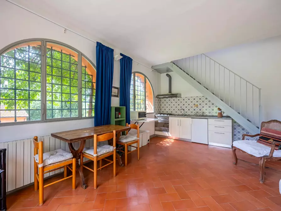 Immagine 72 di Casa colonica in vendita  a Vecchiano