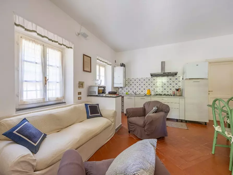 Immagine 42 di Casa colonica in vendita  a Vecchiano