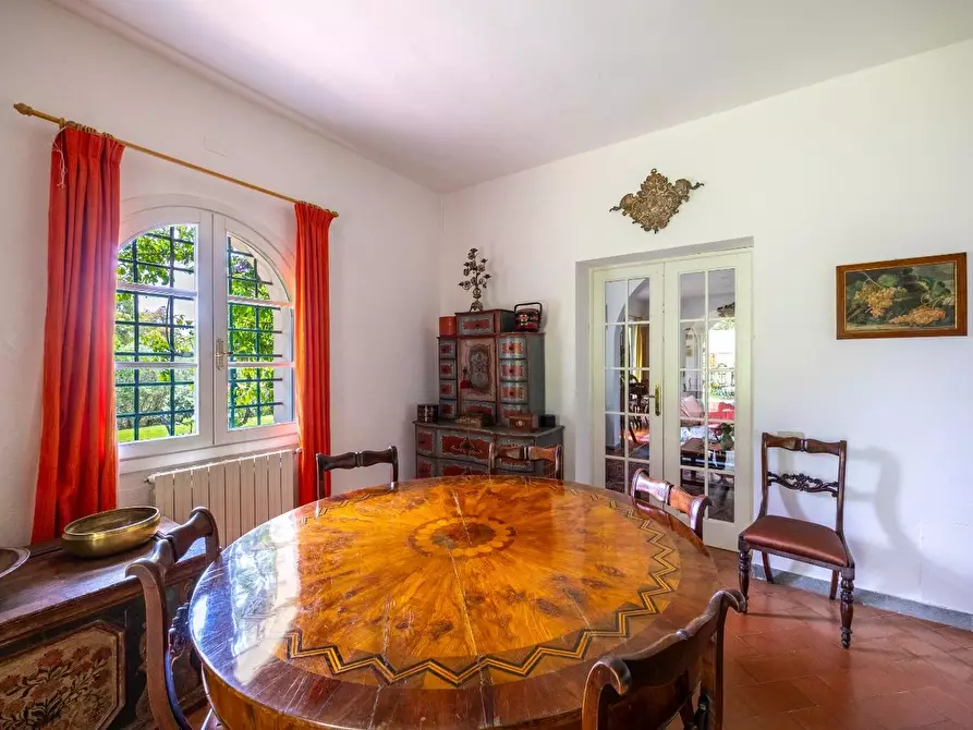 Immagine 52 di Casa colonica in vendita  a Vecchiano