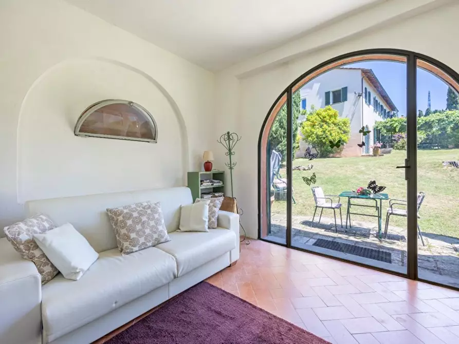 Immagine 39 di Casa colonica in vendita  a Vecchiano