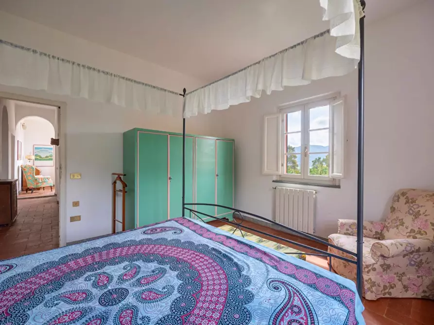 Immagine 65 di Casa colonica in vendita  a Vecchiano