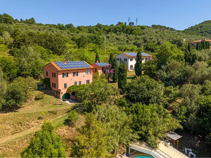Immagine 85 di Casa colonica in vendita  a Vecchiano