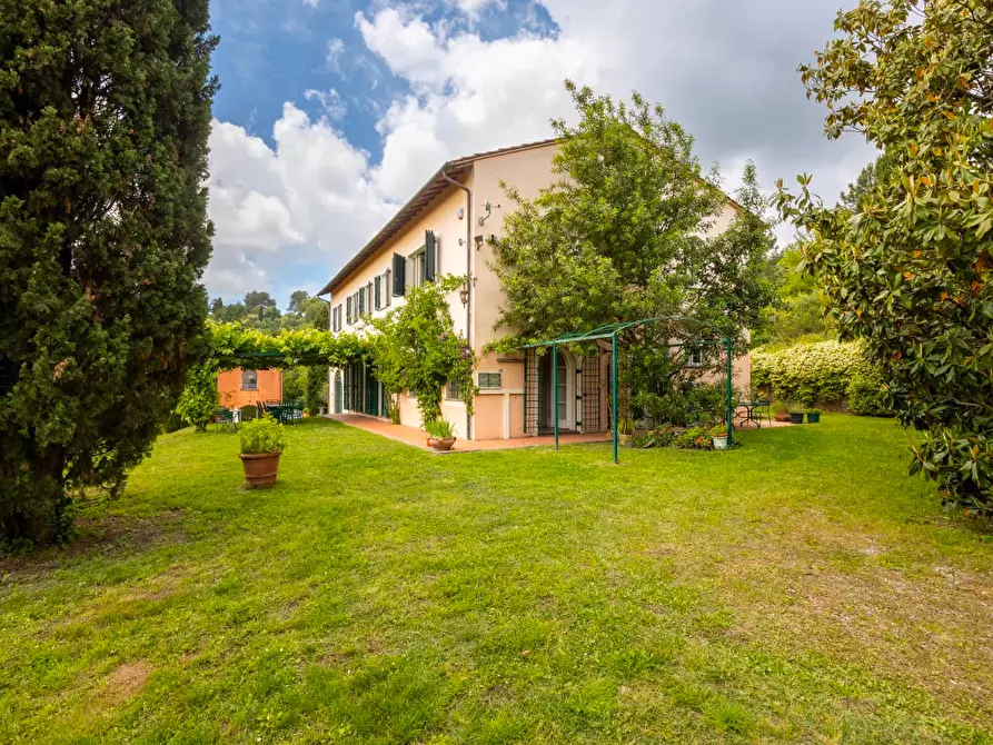 Immagine 77 di Casa colonica in vendita  a Vecchiano