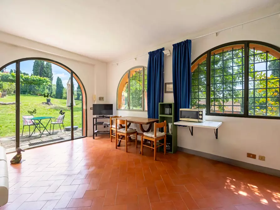 Immagine 73 di Casa colonica in vendita  a Vecchiano