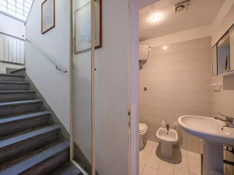 Immagine 79 di Casa colonica in vendita  a Vecchiano