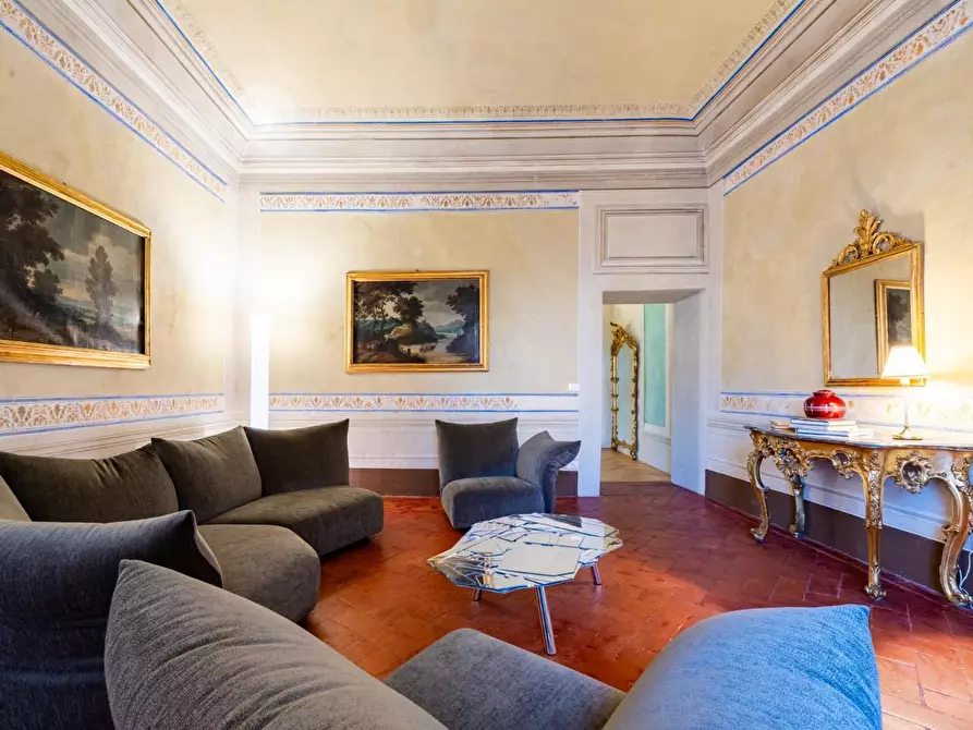 Immagine 37 di Palazzo in vendita  a Pisa