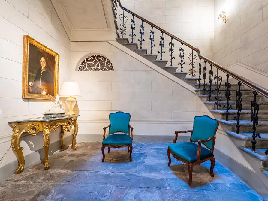 Immagine 35 di Palazzo in vendita  a Pisa