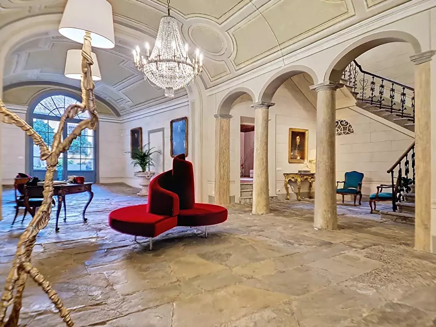 Immagine 5 di Palazzo in vendita  a Pisa