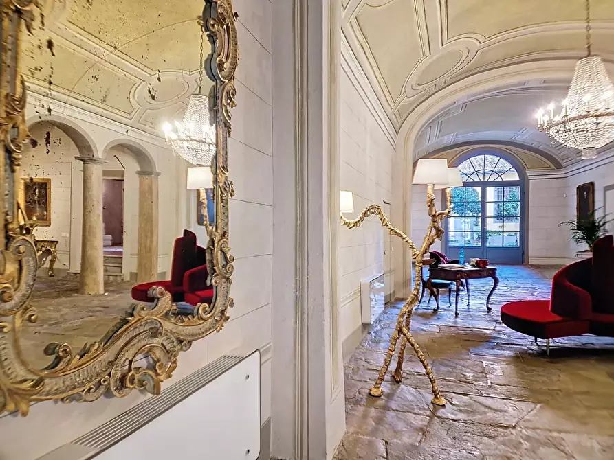 Immagine 7 di Palazzo in vendita  a Pisa