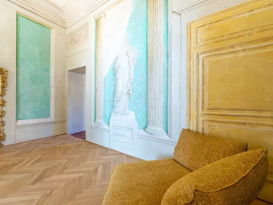 Immagine 59 di Palazzo in vendita  a Pisa