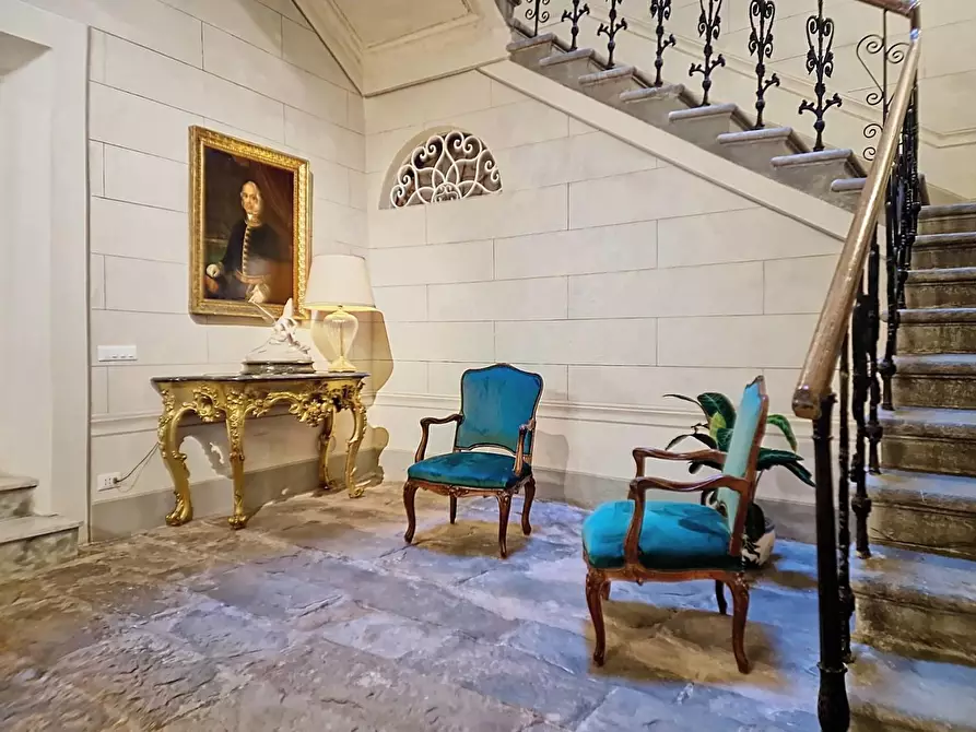 Immagine 8 di Palazzo in vendita  a Pisa