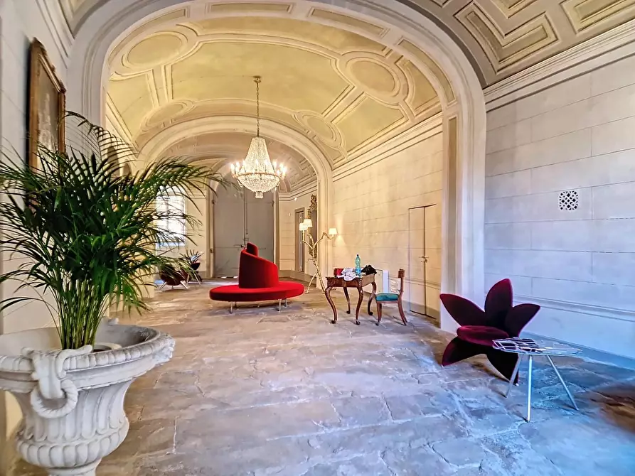 Immagine 1 di Palazzo in vendita  a Pisa