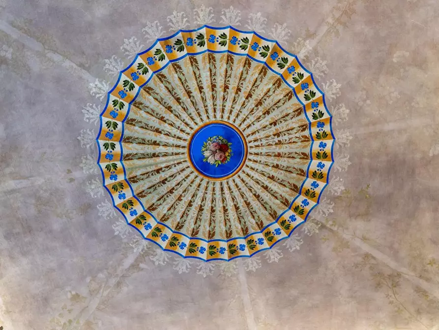 Immagine 30 di Palazzo in vendita  a Pisa