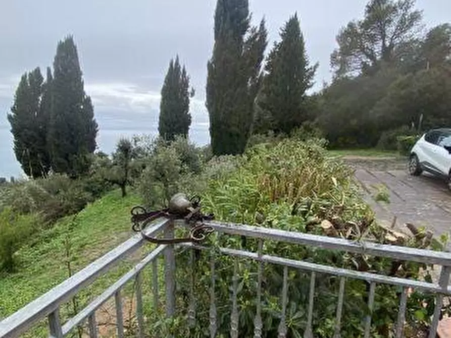 Immagine 5 di Casa indipendente in vendita  a Lerici
