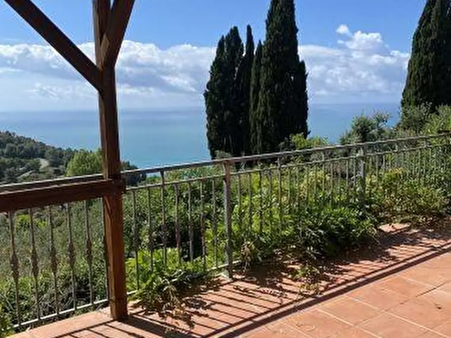 Immagine 11 di Casa indipendente in vendita  a Lerici