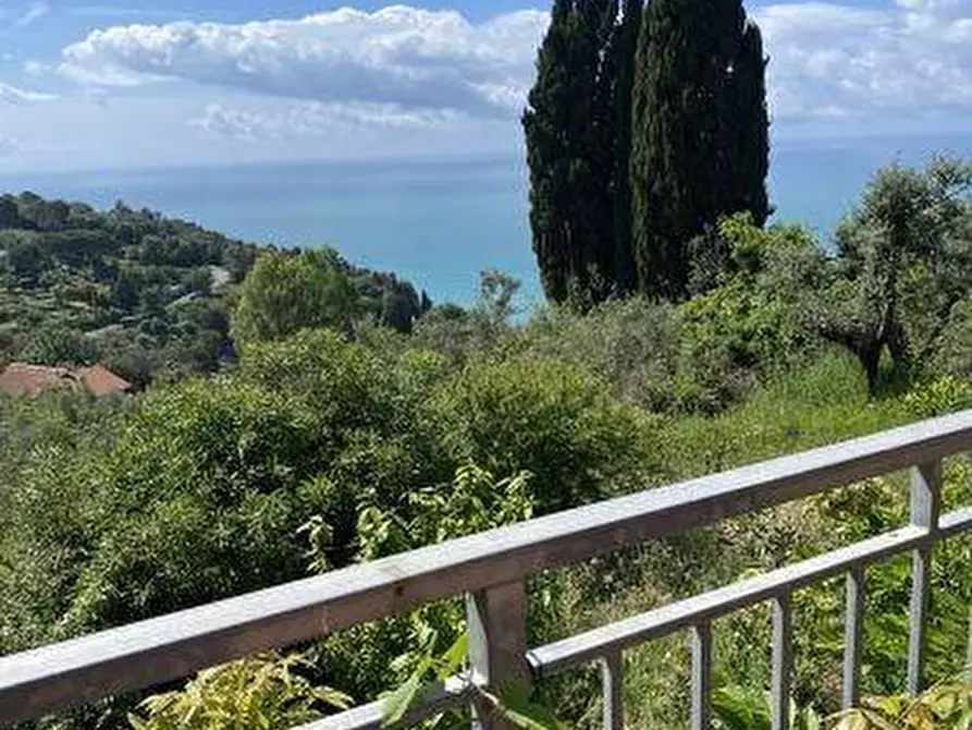 Immagine 3 di Casa indipendente in vendita  a Lerici