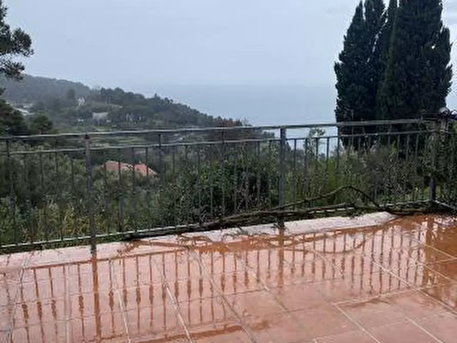 Immagine 7 di Casa indipendente in vendita  a Lerici