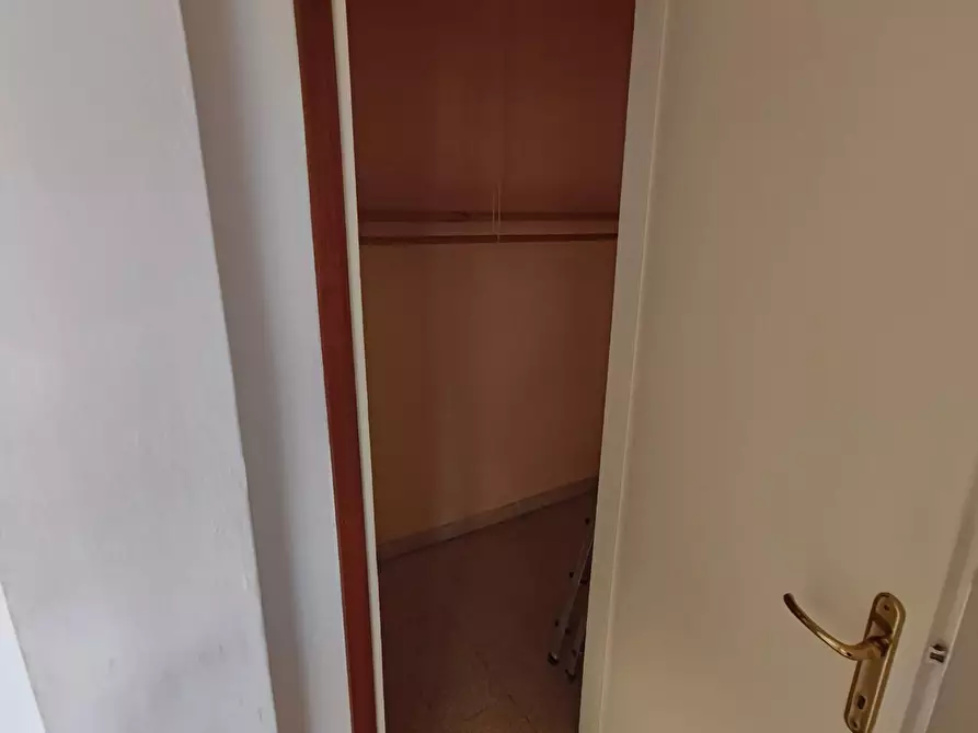 Immagine 11 di Appartamento in vendita  a Livorno