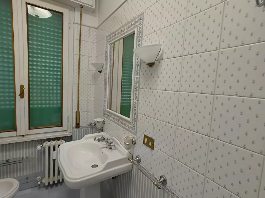 Immagine 17 di Appartamento in vendita  a Livorno