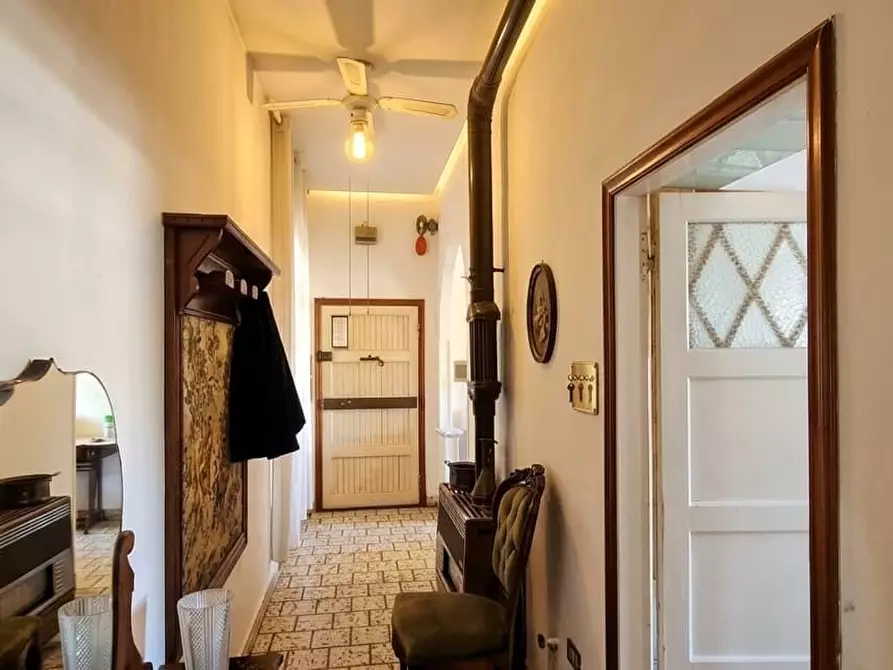 Immagine 4 di Appartamento in vendita  a Massa