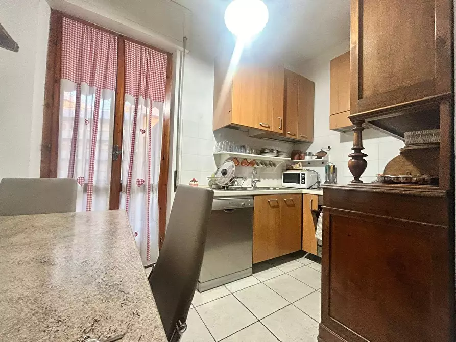 Immagine 3 di Appartamento in vendita  a Carrara