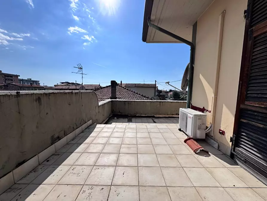 Immagine 43 di Casa indipendente in vendita  a Massa