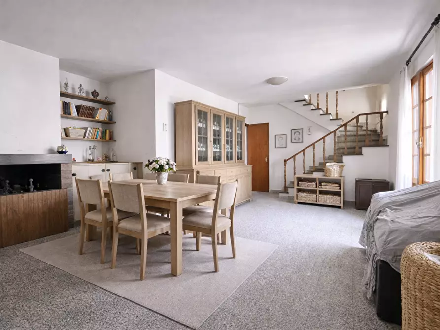 Immagine 13 di Casa indipendente in vendita  a Massa