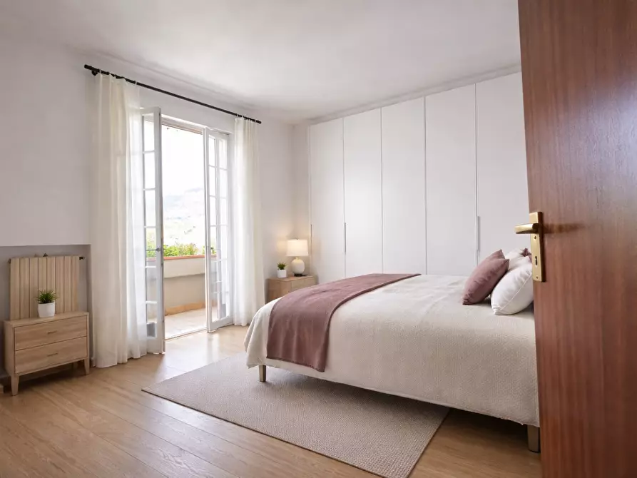 Immagine 21 di Casa indipendente in vendita  a Massa