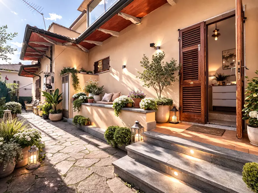 Immagine 50 di Casa indipendente in vendita  a Massa