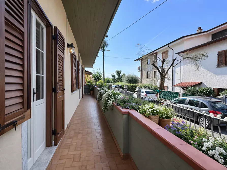 Immagine 7 di Casa indipendente in vendita  a Massa