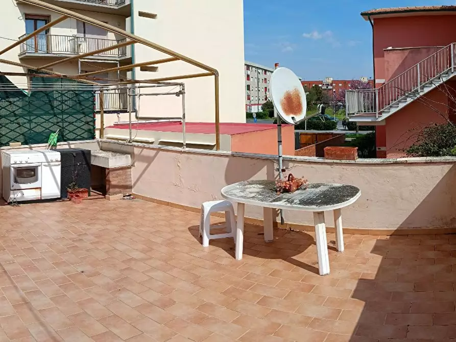 Immagine 15 di Appartamento in vendita  a Rosignano Marittimo