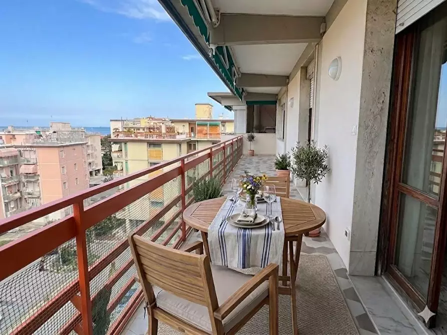 Immagine 2 di Mansarda in vendita  a Viareggio