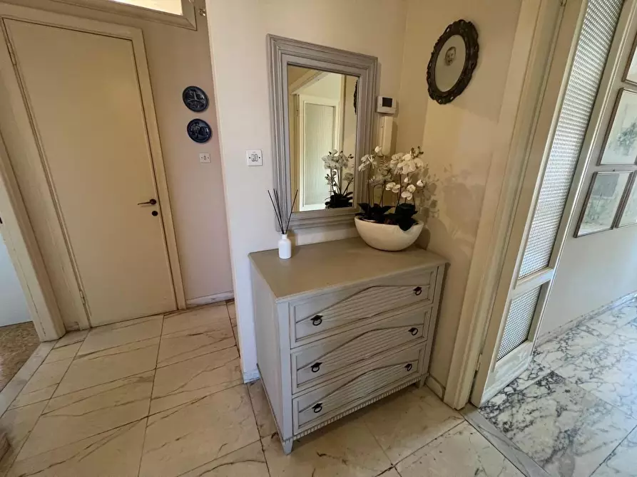 Immagine 19 di Mansarda in vendita  a Viareggio