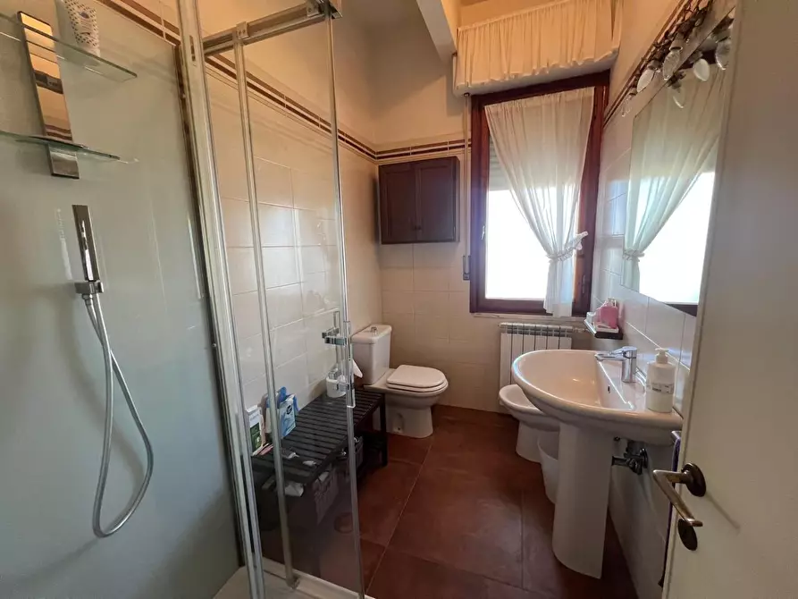 Immagine 15 di Mansarda in vendita  a Viareggio