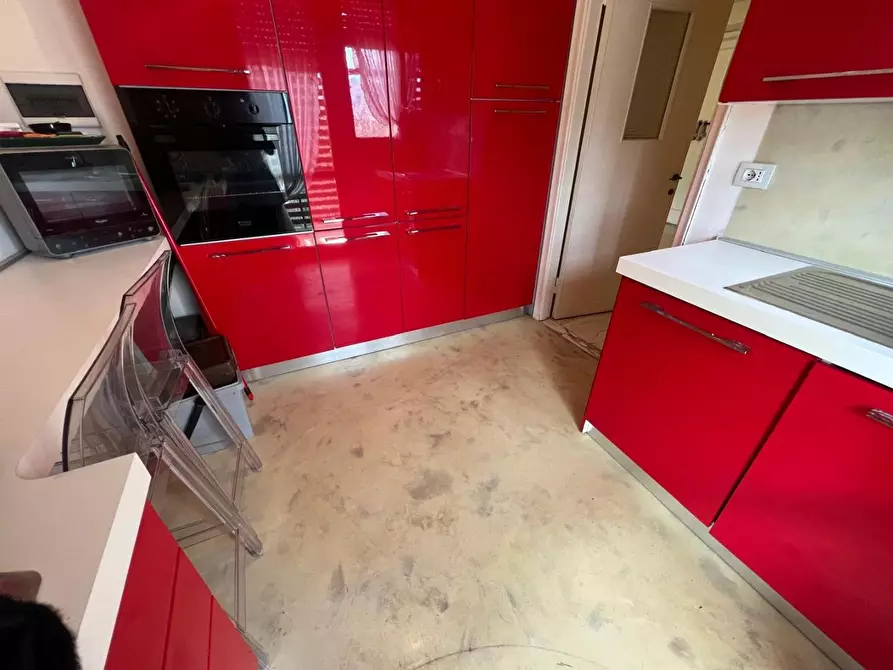 Immagine 6 di Mansarda in vendita  a Viareggio