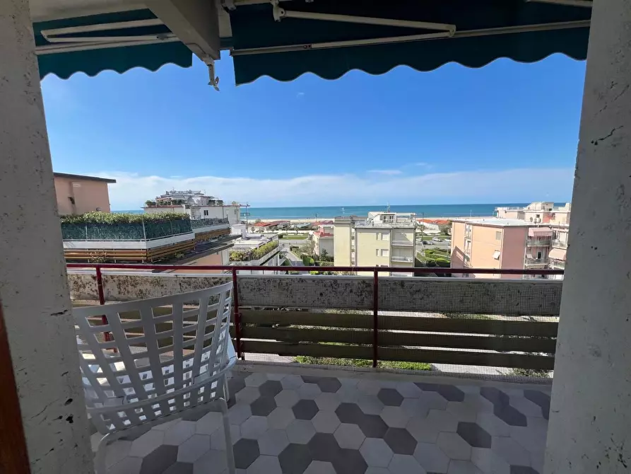 Immagine 4 di Mansarda in vendita  a Viareggio