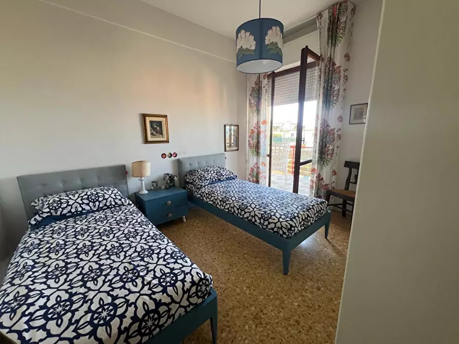 Immagine 16 di Mansarda in vendita  a Viareggio