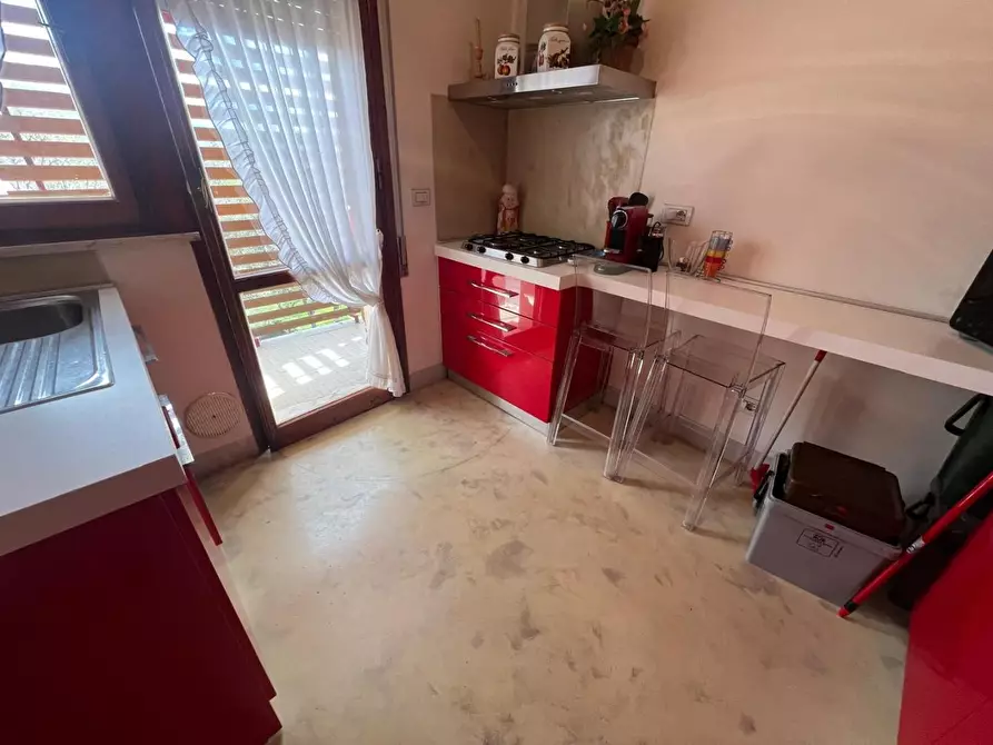 Immagine 8 di Mansarda in vendita  a Viareggio