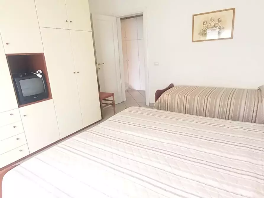 Immagine 42 di Appartamento in vendita  a Camaiore