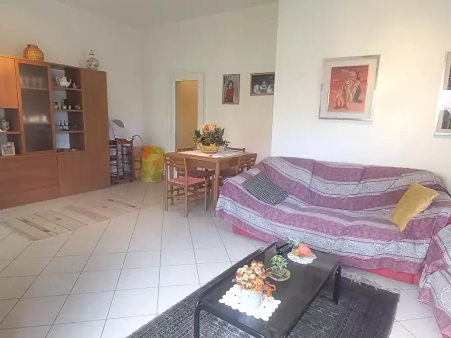 Immagine 11 di Appartamento in vendita  a Camaiore