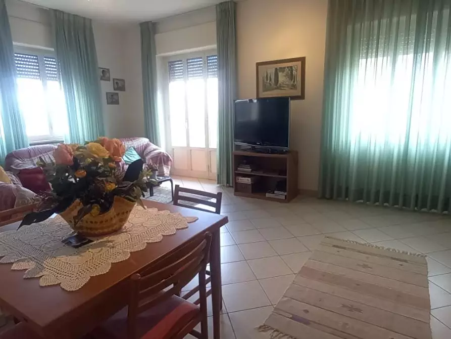 Immagine 8 di Appartamento in vendita  a Camaiore