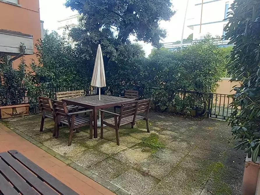 Immagine 1 di Appartamento in affitto  a Camaiore